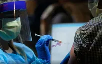Cuộc chiến với suy nghĩ "chần chừ tiêm vaccine"