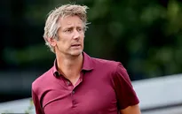 Edwin van der Sar muốn trở lại Manchester United
