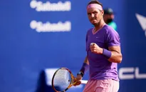 Thắng dễ Alcaraz, Nadal thẳng tiến vào vòng 3 Madrid Masters