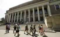 Lượng sinh viên quốc tế nhập học mới tại Australia giảm 37%