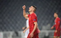 Bàn thắng đầu tiên của EURO 2020 là pha… đá phản lưới