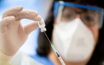 Canada cho phép tiêm chủng kết hợp các loại vaccine ngừa COVID-19