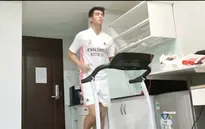 Tiền đạo Nguyễn Tiến Linh và những trò vui trong khu cách ly