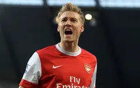 Nicklas Bendtner giải nghệ ở tuổi 33