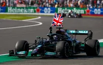 Lewis Hamilton giành chiến thắng kịch tính tại GP Anh