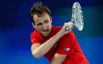 Olympic Tokyo 2020: Medvedev thắng nhọc Alexander Bublik