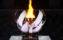 Naomi Osaka tự hào khi được thắp sáng đài đuốc Olympic Tokyo