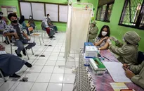 Phong tỏa một phần các điểm nóng dịch bệnh tại Indonesia