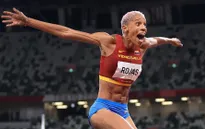 Olympic Tokyo 2020 | VĐV điền kinh Venezuela phá kỷ lục Thế giới nội dung nhảy 3 bước nữ