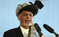 Tổng thống Afghanistan Ghani từ chức, đáp máy bay sang Tajikistan
