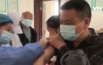 Lo ngại đợt bùng phát dịch mới, Trung Quốc chạy nước rút tiêm vaccine