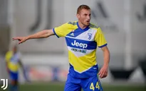 Áo đấu mới của Juventus nhận mưa gạch đá từ cộng đồng mạng