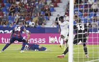 Real Madrid hòa nhọc nhằn 3-3 trước Levante