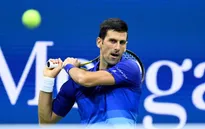 Novak Djokovic vất vả vượt qua vòng 1 Mỹ mở rộng 2021
