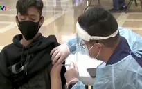 Anh tiêm vaccine COVID-19 cho trẻ 12 - 15 tuổi