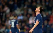 Messi im tiếng trong ngày PSG ngược dòng thắng Lyon