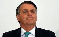 Không tiêm vaccine, Tổng thống Brazil phải đứng ăn pizza ngoài vỉa hè tại New York