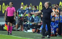 HLV Barcelona nói gì khi phải nhận thẻ đỏ?