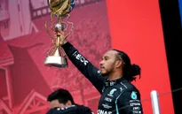 Lewis Hamilton giành chiến thắng tại GP Nga
