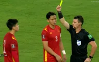 Vì sao Duy Mạnh nhận 2 thẻ vàng liên tiếp?