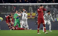 Ghi 3 bàn trong 7 phút, Juventus ngược dòng kịch tính trước AS Roma