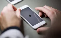 Cảnh báo: Người dùng iPhone có thể bị theo dõi qua camera và microphone