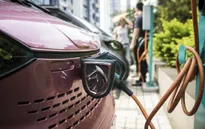 Ngành xe điện đẩy nhu cầu lithium tăng vọt