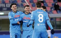 Napoli giành chiến thắng trên sân của Bologna