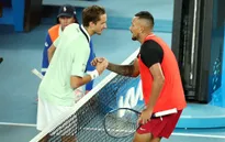 Loại Nick Kyrgios, Daniil Medvedev thẳng tiến vào vòng 3 Australia mở rộng