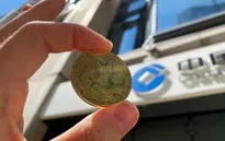Bitcoin thủng mốc 40.000 USD