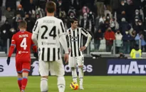 Juventus chia điểm với Napoli