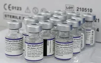 Pfizer- BioNTech công bố kết quả thử nghiệm khả quan đối với vaccine COVID-19 cập nhật