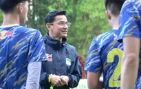 HLV Kiatisuk: "Bám đuổi CLB Hà Nội chỉ là nói đùa"