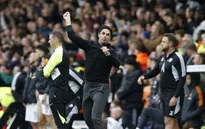 Thắng Leeds, Arsenal bỏ xa Man City 4 điểm