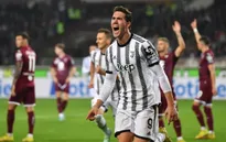 Vlahovic lập công, Juventus giành chiến thắng ở trận derby thành Turin