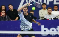 Hubert Hurkacz nhọc nhằn vào tứ kết Antwerp mở rộng