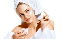 Bác sĩ da liễu tiết lộ cách tốt nhất để sở hữu làn da "trẻ mãi không già"