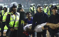 Xác nhận lại con số thương vong do bạo loạn và giẫm đạp trên sân bóng ở Indonesia