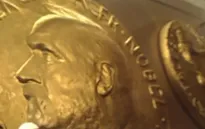 Người đoạt giải Nobel được lựa chọn như thế nào?