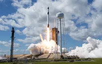 Tàu vũ trụ của SpaceX đưa phi hành đoàn Crew-5 lên ISS