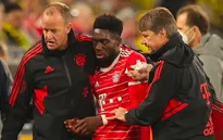 Alphonso Davies phải đi viện sau khi bị Bellingham đá vào mặt