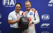 Kevin Magnussen đạt thành tích lịch sử tại GP Brazil