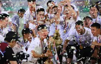 Chùm ảnh trao Cúp VĐ Night Wolf V.League 1-2022 cho CLB Hà Nội