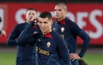 Rời Man Utd, Cristiano Ronaldo tập luyện cùng ĐT Bồ Đào Nha