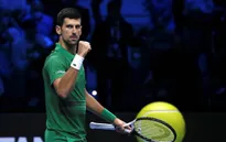 ATP Finals | Stefanos Tsitsipas không thể tạo bất ngờ trước Novak Djokovic