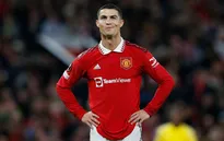Man Utd xem xét hủy hợp đồng và khởi kiện Ronaldo