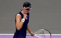WTA Finals | Iga Swiatek thắng dễ trận ra quân