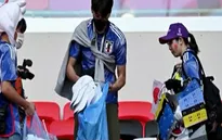 Cổ động viên Nhật Bản ở lại dọn rác – hình ảnh đẹp tại World Cup 2022