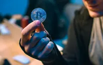 Khi những người nổi tiếng quảng cáo sai lệch trên mạng xã hội