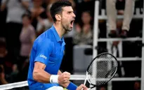 Novak Djokovic và Holger Rune vào chung kết Paris Masters